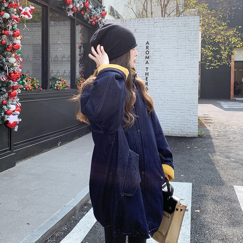 藏蓝色牛仔羽绒服女款冬季2024新款韩版复古加厚显瘦90白鸭绒外套