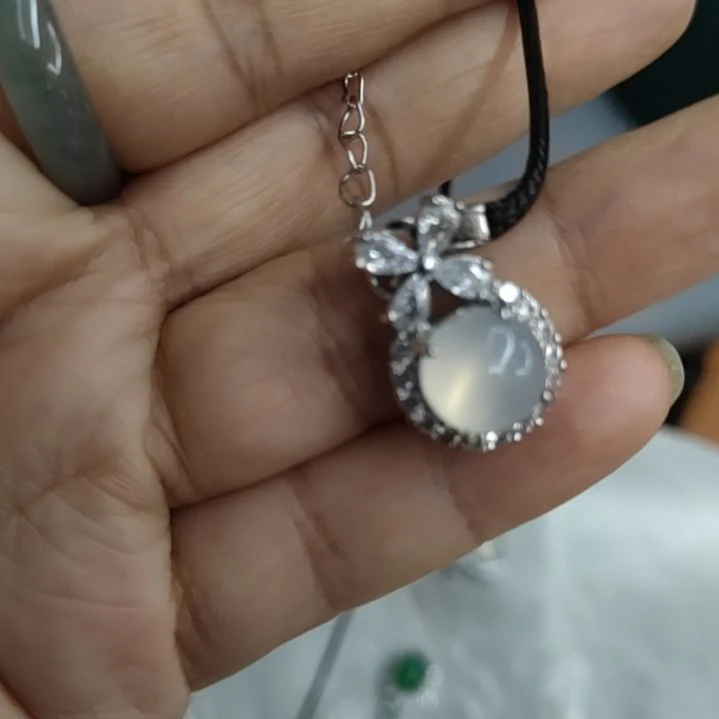 玛瑙/玉髓合金颈饰