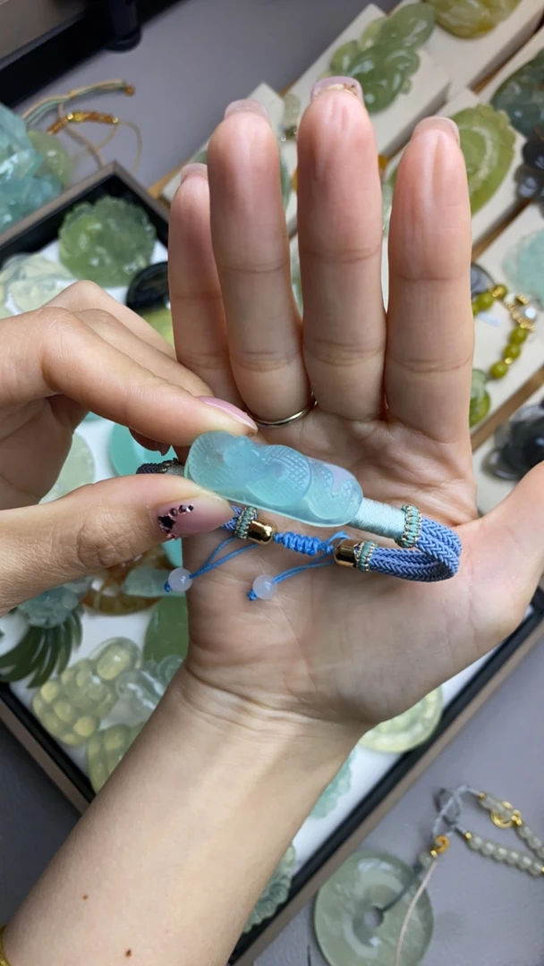 天然岫玉天青冻手工蛇手牌