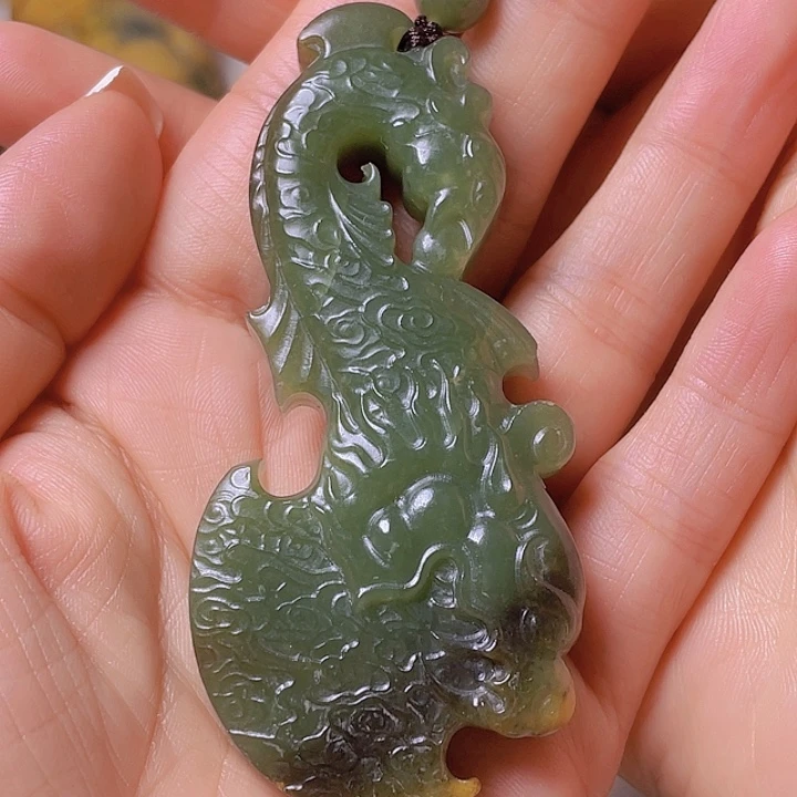 岫岩河磨玉（透闪石质玉）未镶嵌把件轻**月