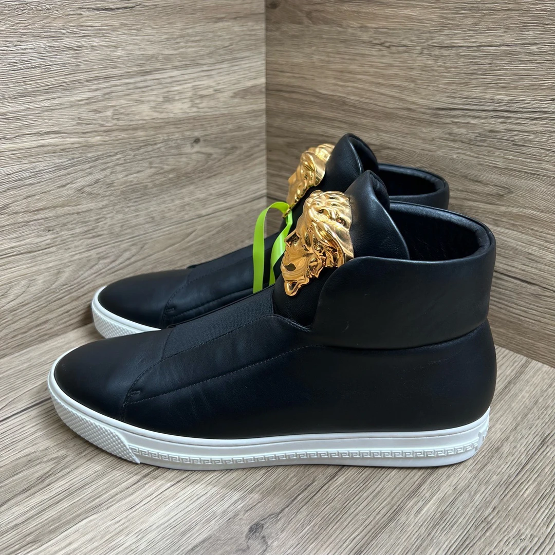 95新 VERSACE/范思哲 Palazzo 黑金板鞋 41码/98新