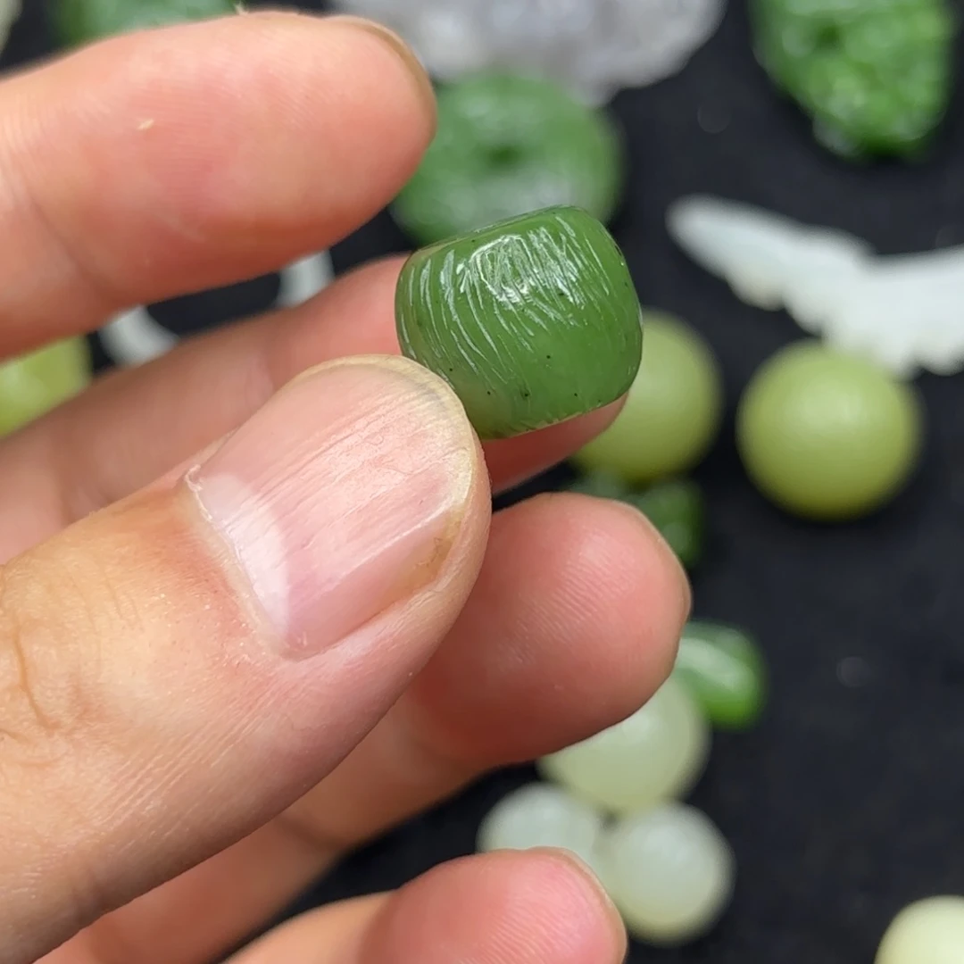 和田玉未镶嵌颈饰缘**月