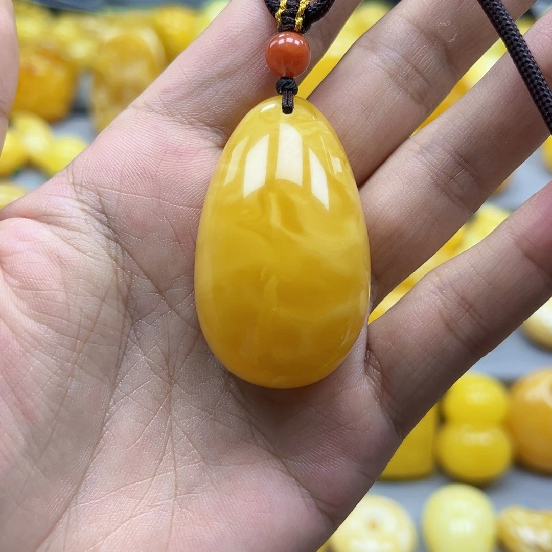 蜜蜡未镶嵌珠宝奇石