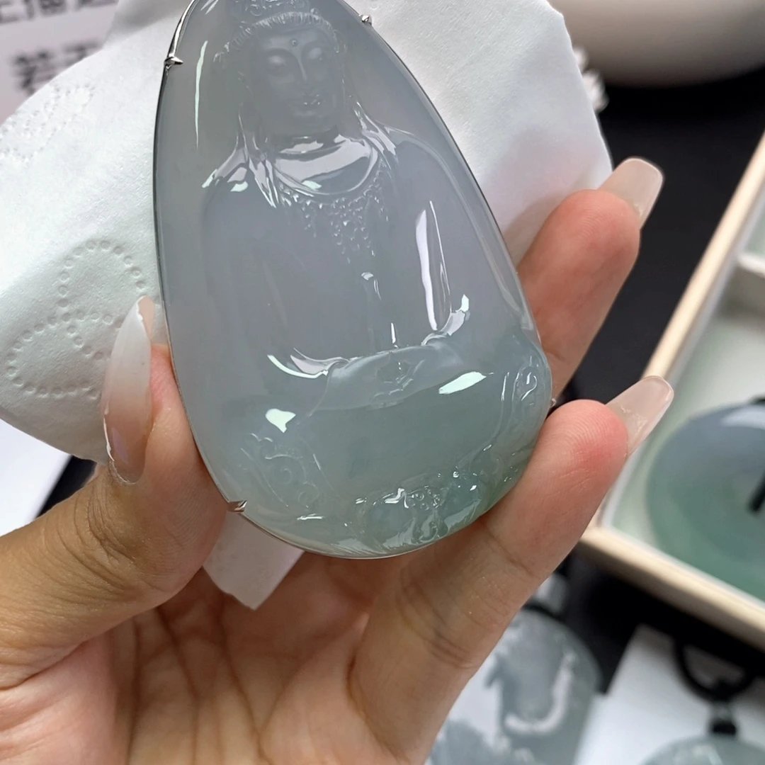 赢***择颈饰18K金镶嵌翡翠翡翠