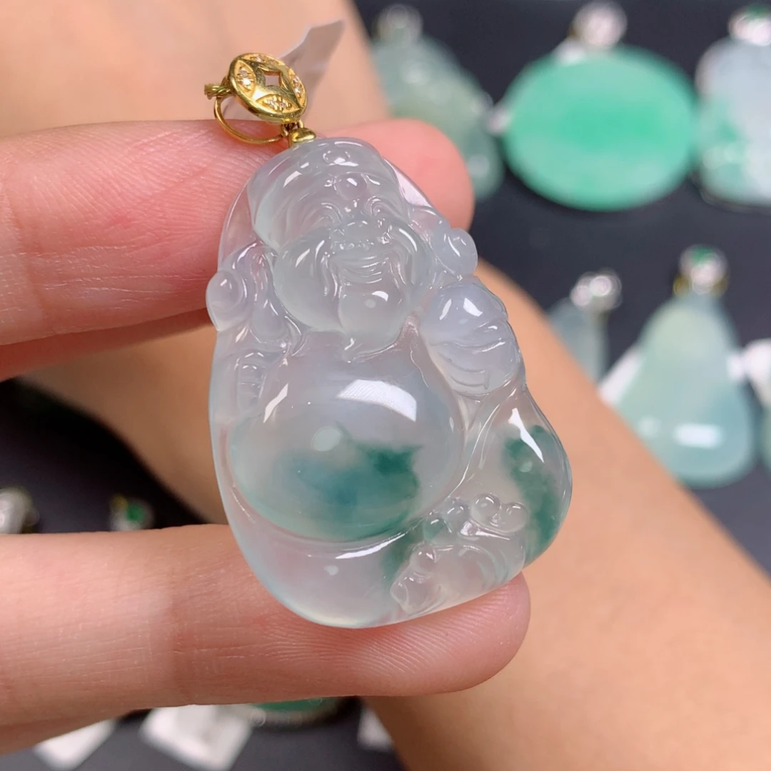 翡翠18K金镶嵌颈饰