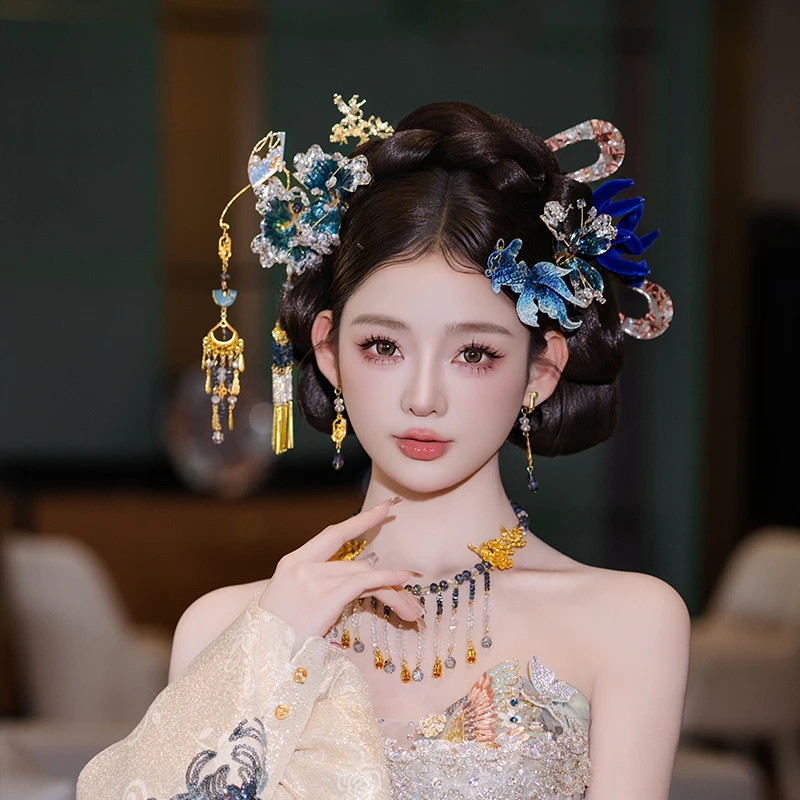 合金婚庆饰品 小众蓝色手工刺绣锦鲤新中式新娘水晶流苏头饰D0509