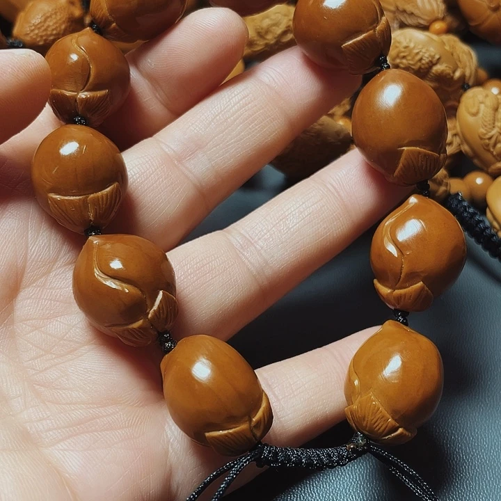 寿桃，橄榄核雕工艺