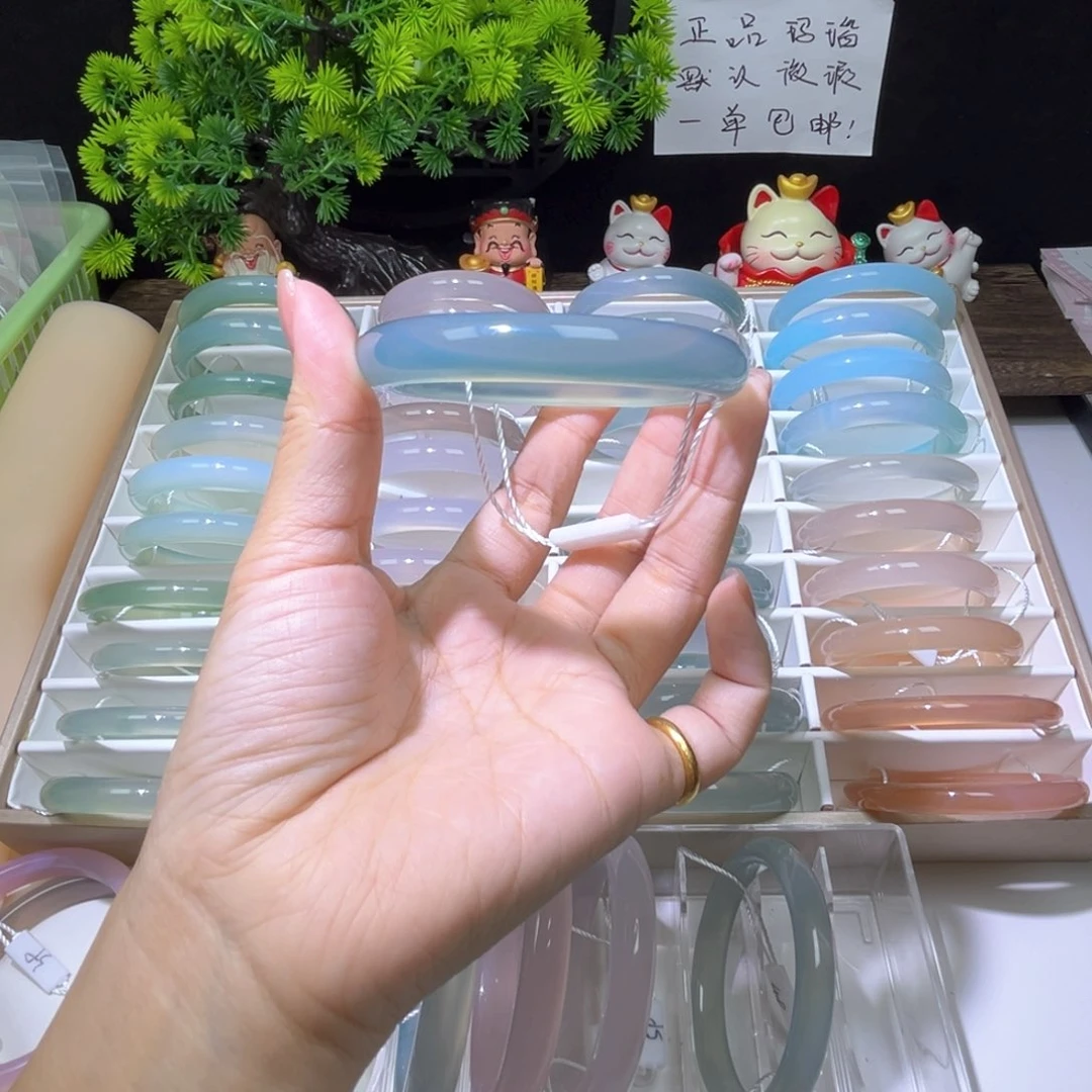 玛瑙/玉髓手镯未镶嵌小*友