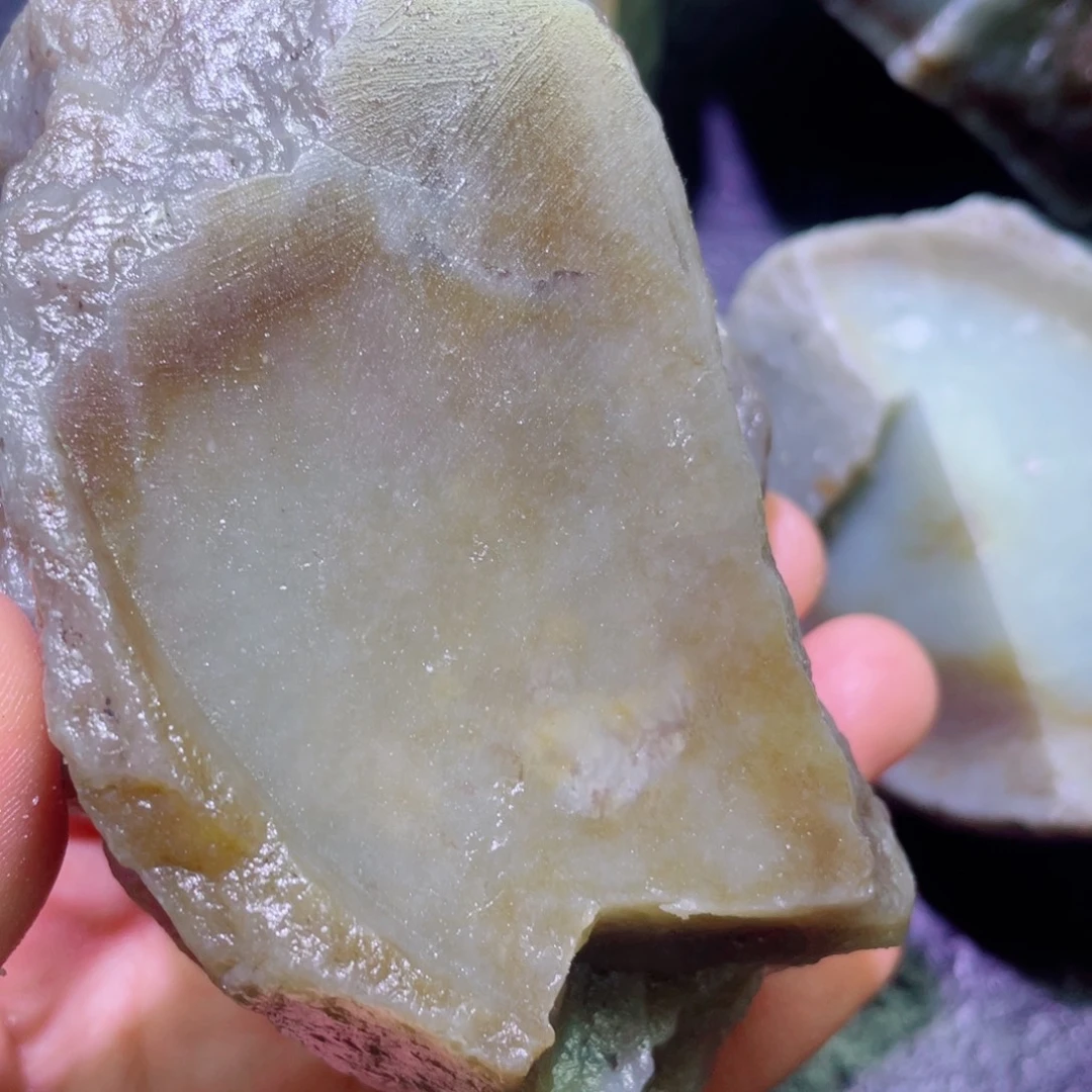 和田玉未镶嵌珠宝半成品