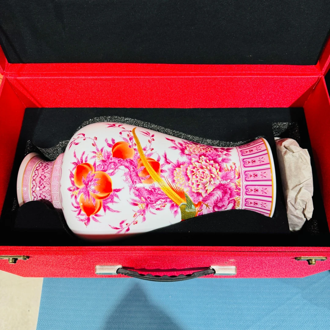 红锦鸡寿桃鱼尾瓶礼盒装