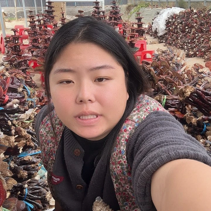 无花朵精**国灵芝花开了