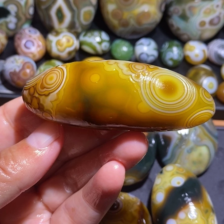 未镶嵌玛瑙/玉髓珠宝半成品68