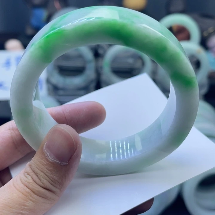 定制翡翠未镶嵌手镯