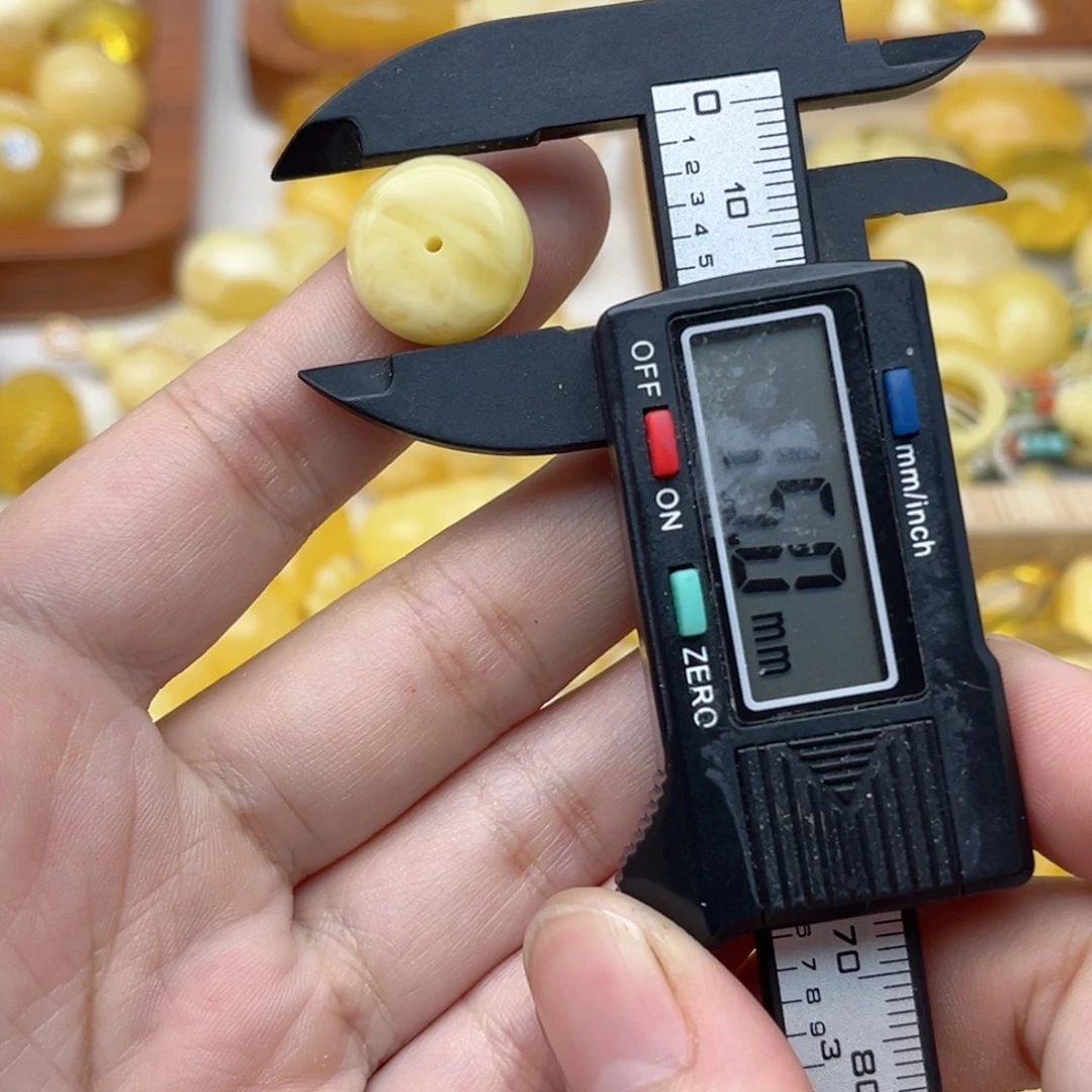 蜜蜡未镶嵌裸石配饰