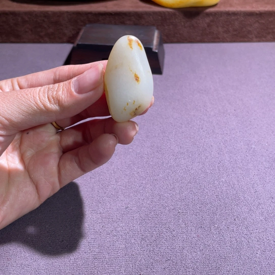 欣****和田玉未镶嵌把件