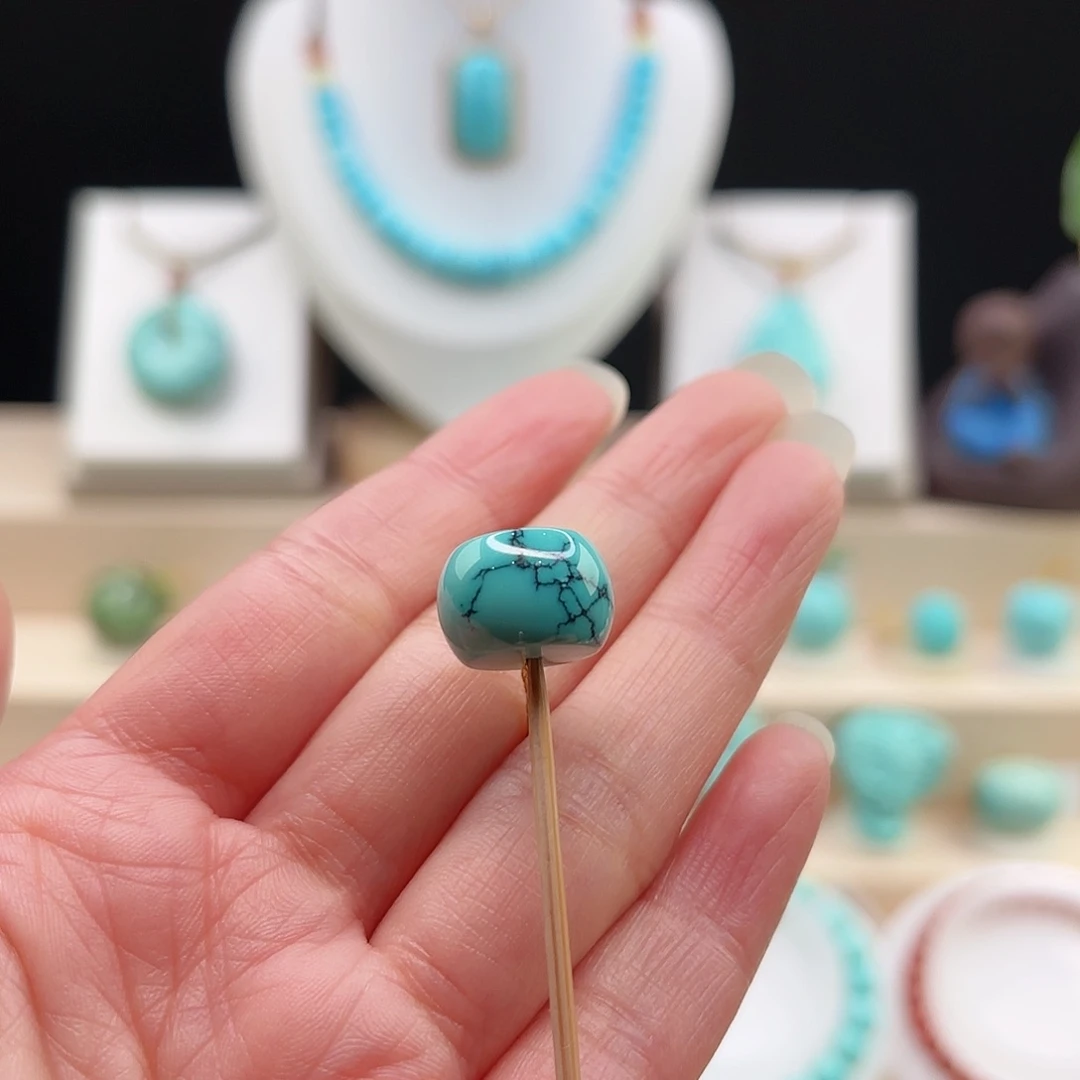 绿松石配饰未镶嵌