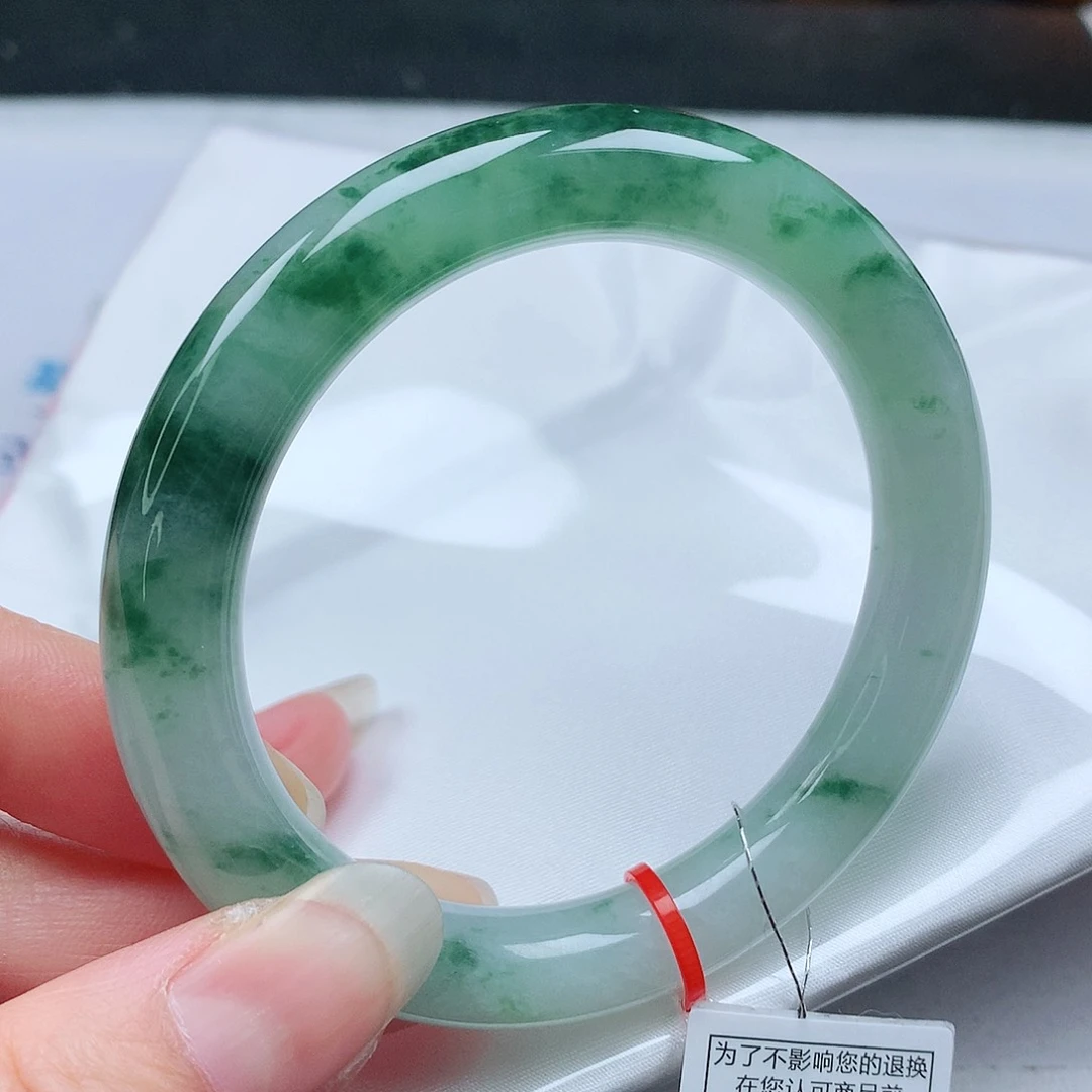 翡翠手镯未镶嵌56圆