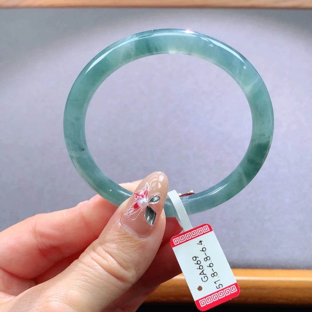 翡翠手镯未镶嵌天然翡翠手镯