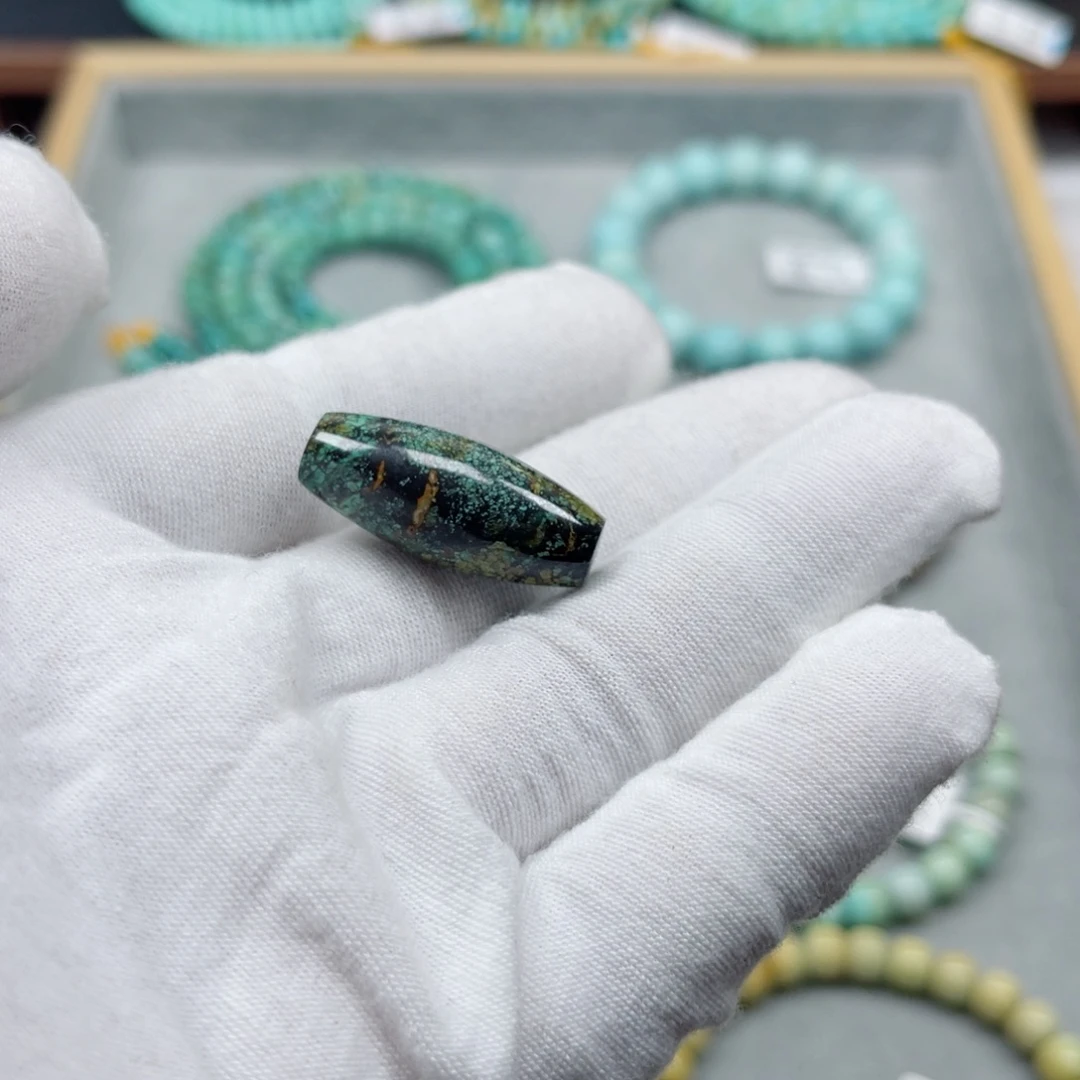 绿松石未镶嵌挂件