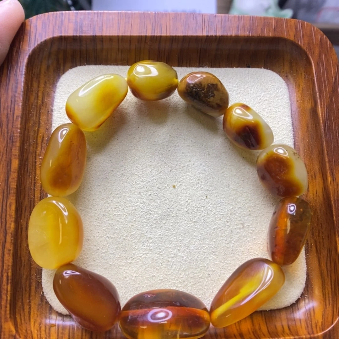 未镶嵌颈饰琥珀杭****务敏