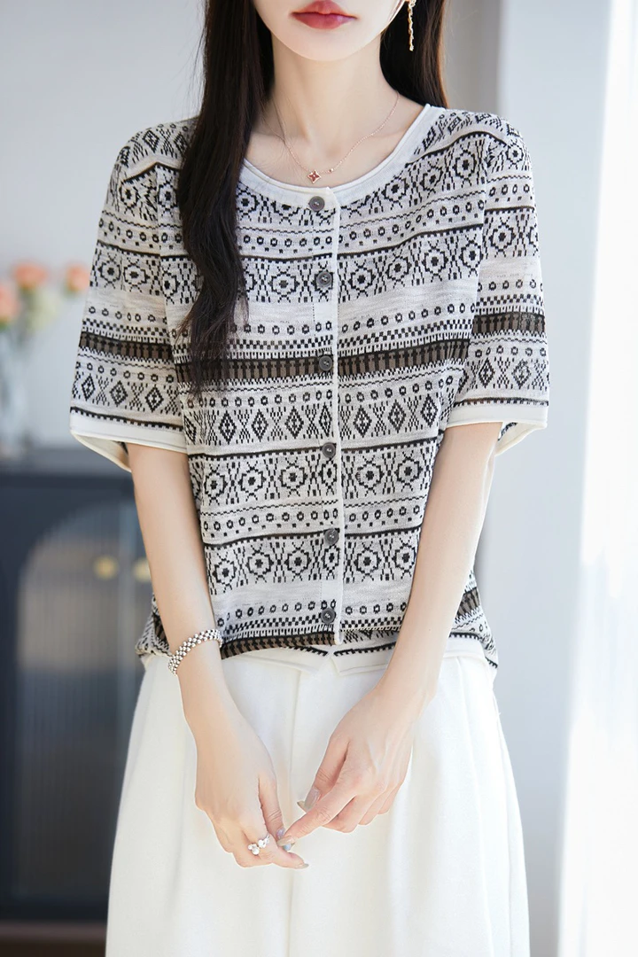 春夏新款：竹节麻全身提花圆领针织开衫