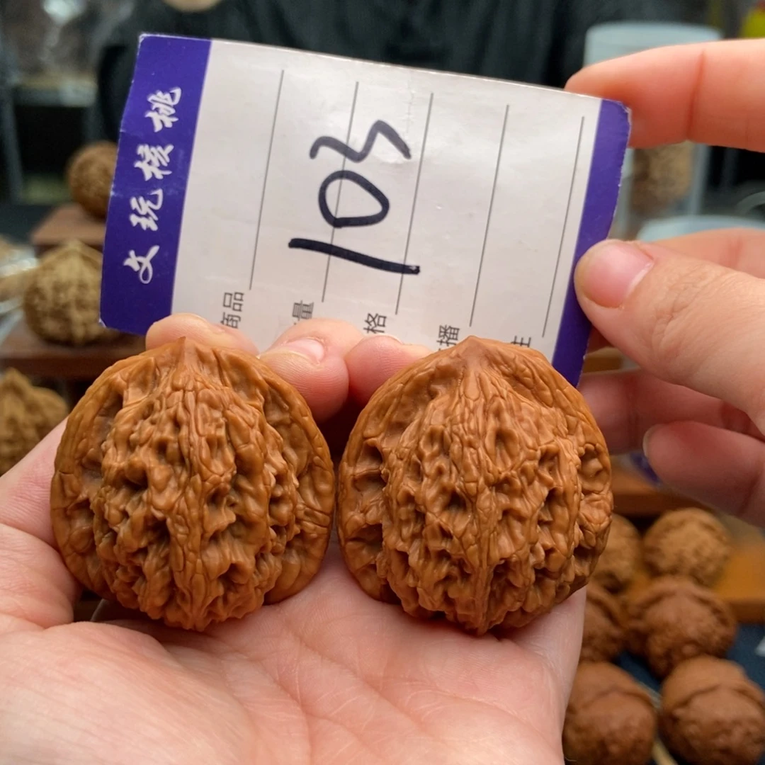 文玩核桃吊坠40虎头