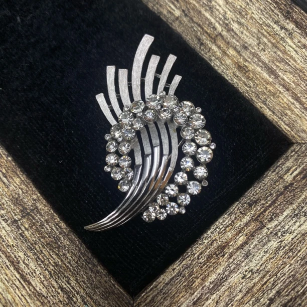 合金胸针 LL 中古vintage Trifari翠法丽胸针