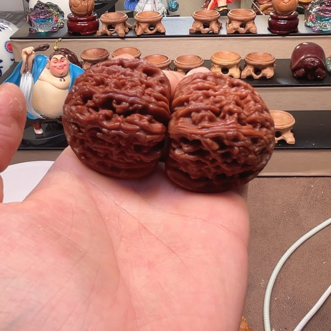 柚****桃核把件44白狮子