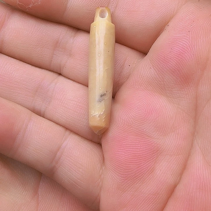 蛇纹石玉未镶嵌颈饰奔*