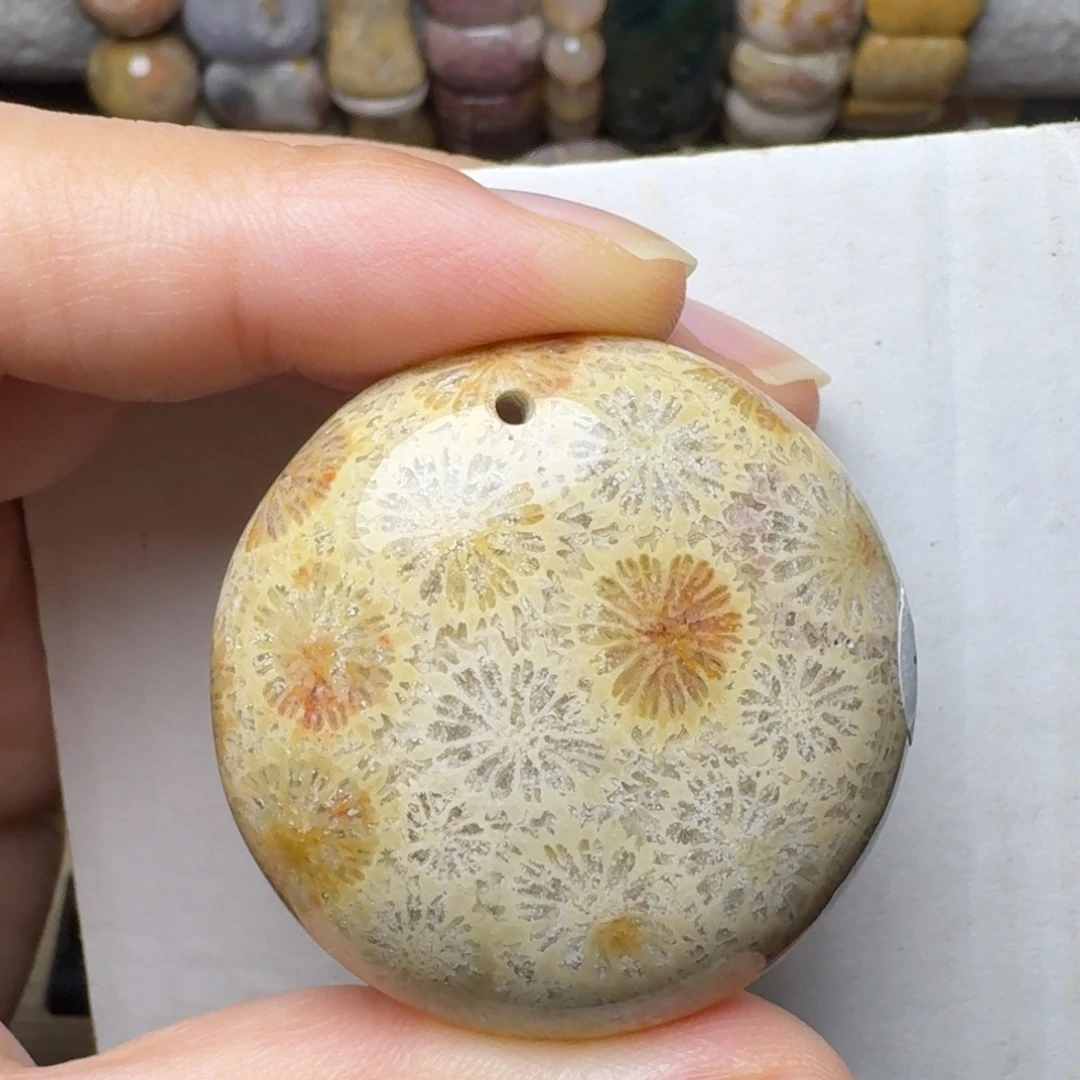 硅化玉未镶嵌单面圆，可盘