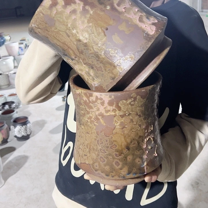 高度23厘米口20厘米