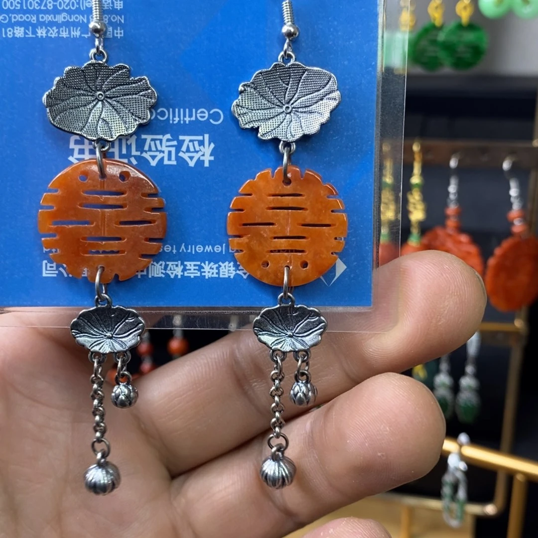 颈饰未镶嵌翡翠耳饰