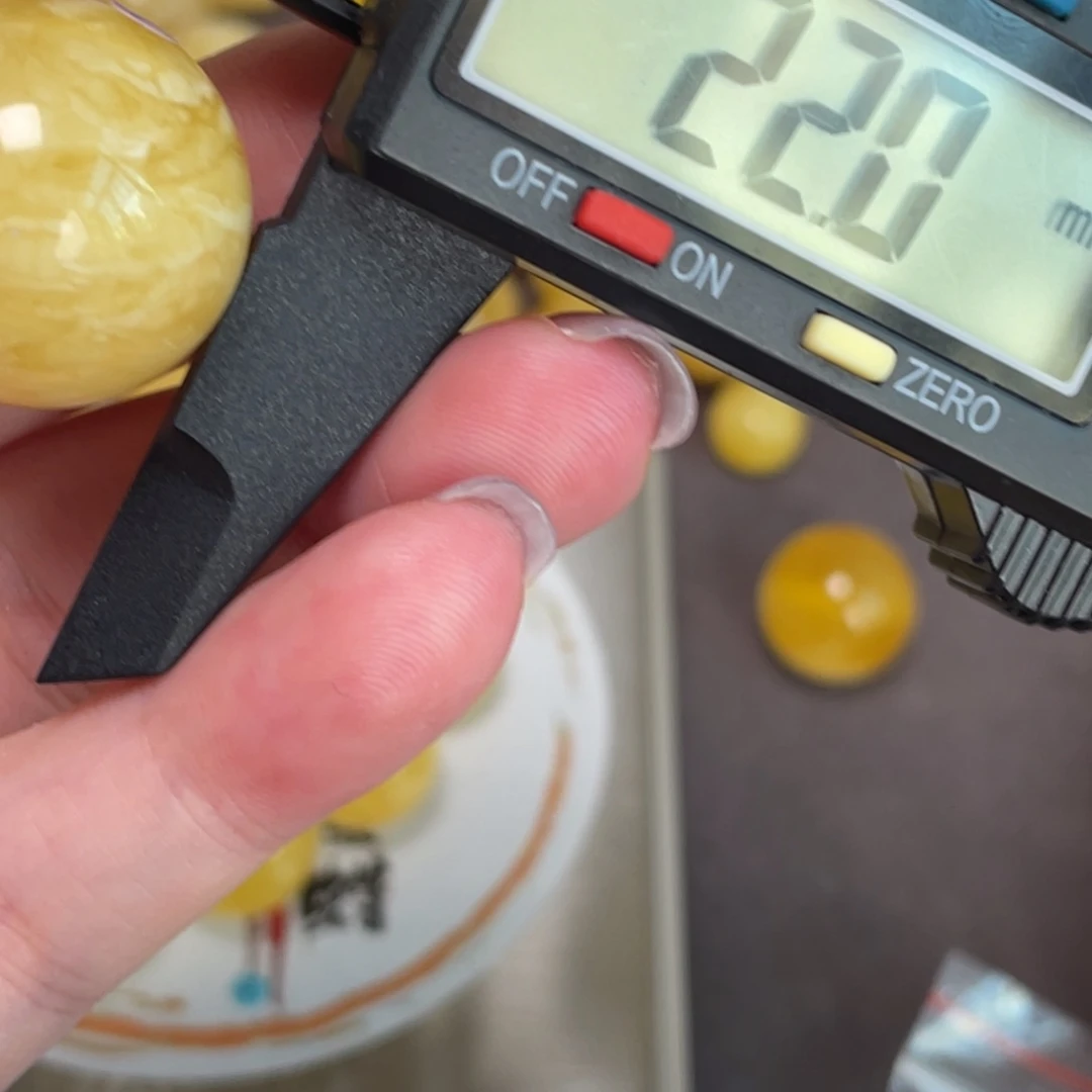 未镶嵌琥珀裸石蜜蜡320