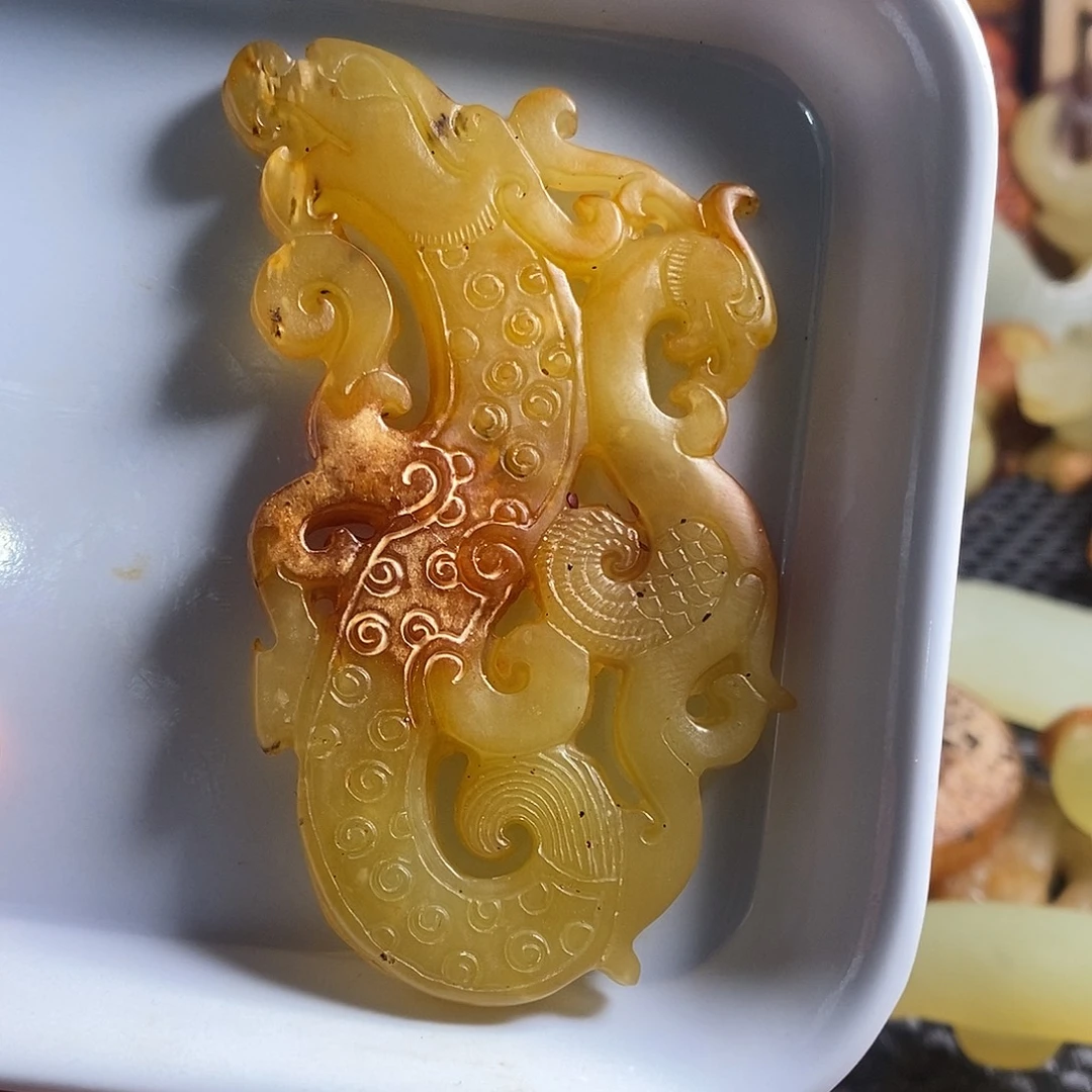 未镶嵌岫岩老玉（透闪石质玉）挂件