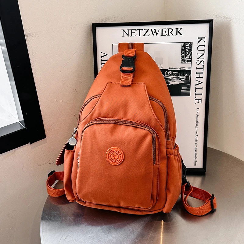 2025年新款简约新款时尚双肩包女原宿休闲潮流学生书包大容量背包