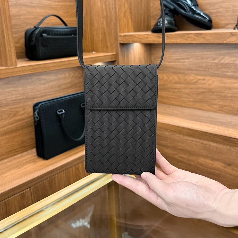BV【早秋新品】头层胎牛皮纯手工编织邮差手机包单肩斜挎包小包