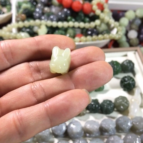 和田玉未镶嵌颈饰那***凶