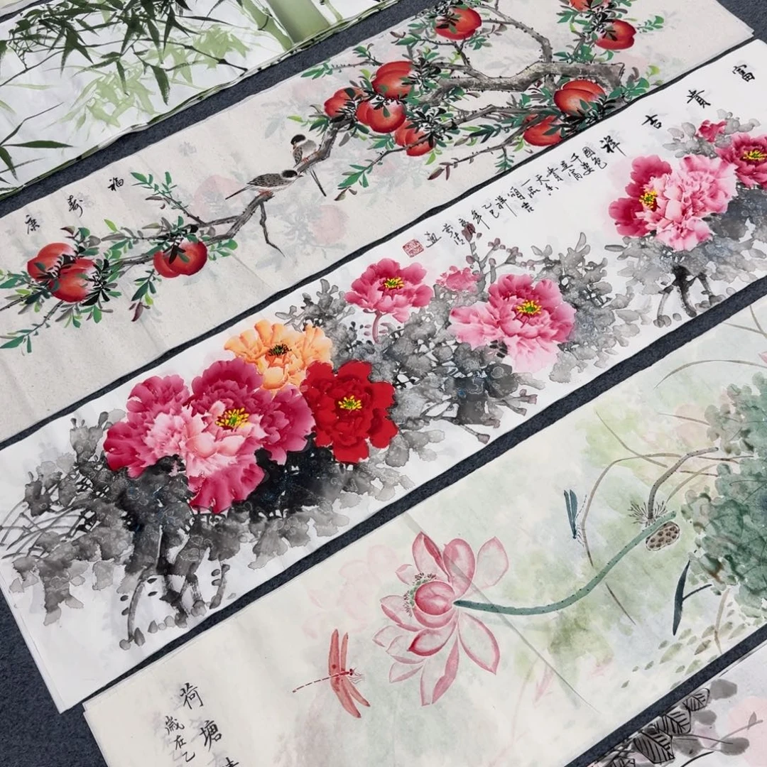 靓***子国画四尺对开35X140纯手绘作品