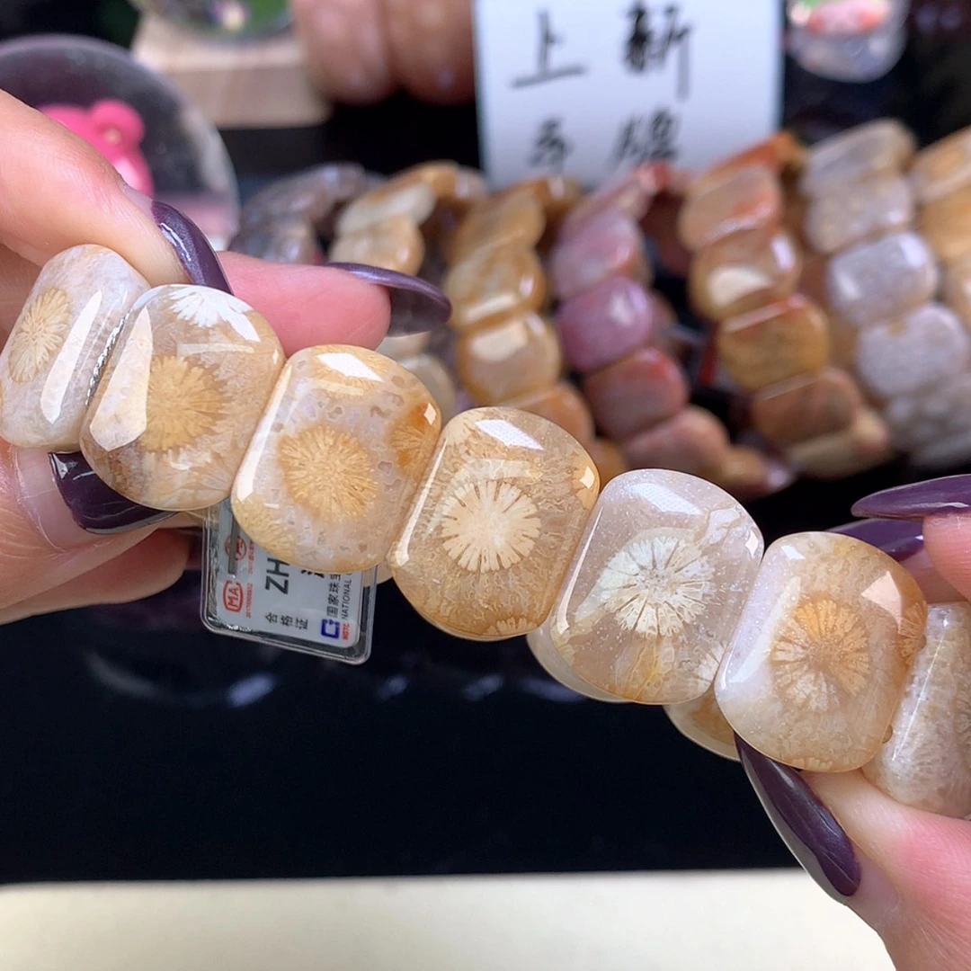 【闪购商品】颈饰未镶嵌硅化珊瑚（珊瑚玉）上新手牌糖底独秀花（17号）