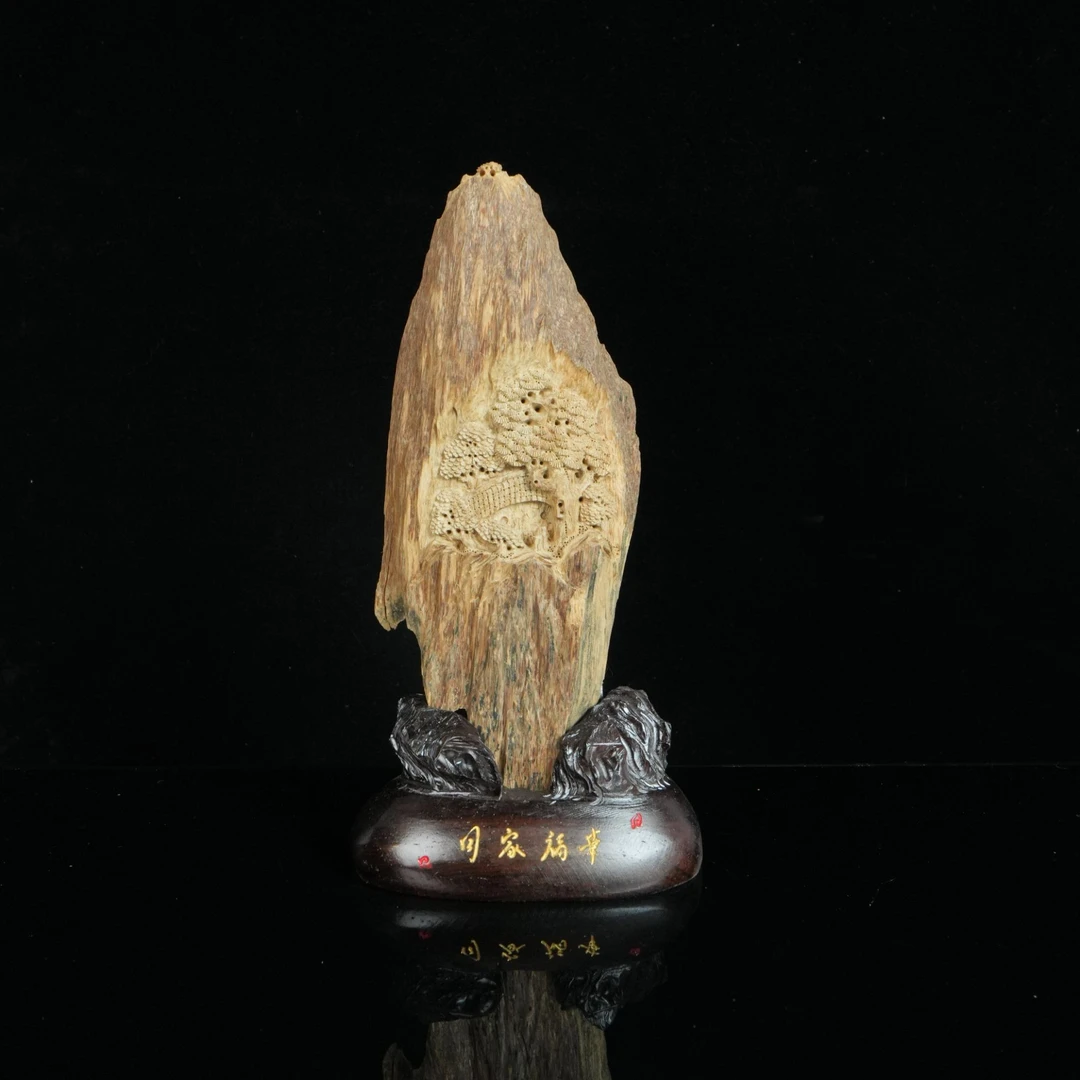 B579 加里曼丹虫漏皮油老料沉香雕刻摆件  8x12x25cm 净120.6g