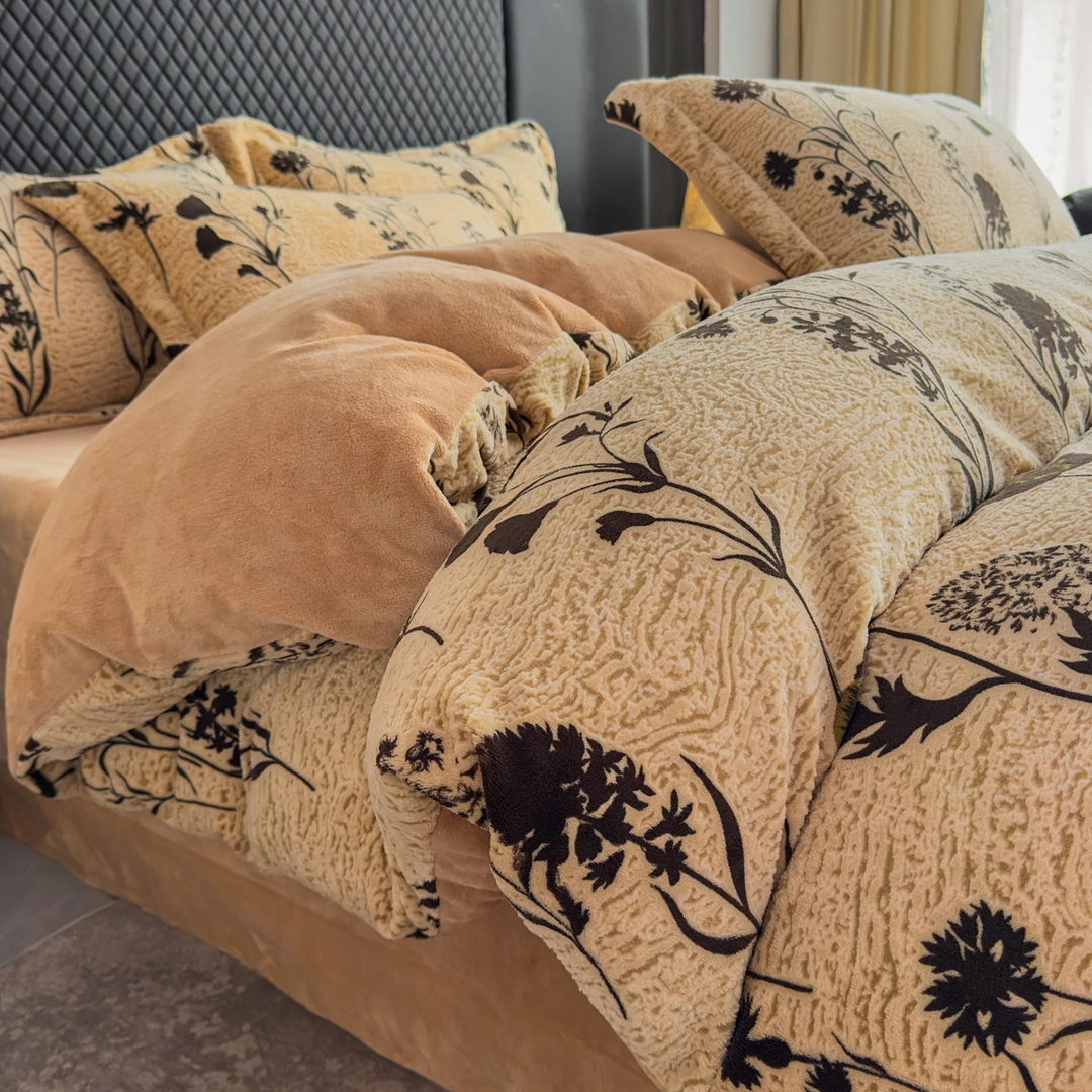 牛奶绒高克重立体烂花四件套家用款床品套件卧室被罩床单床上用品