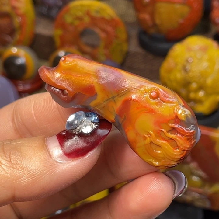 玛瑙/玉髓未镶嵌珠宝奇石北票阴阳面仿古马头