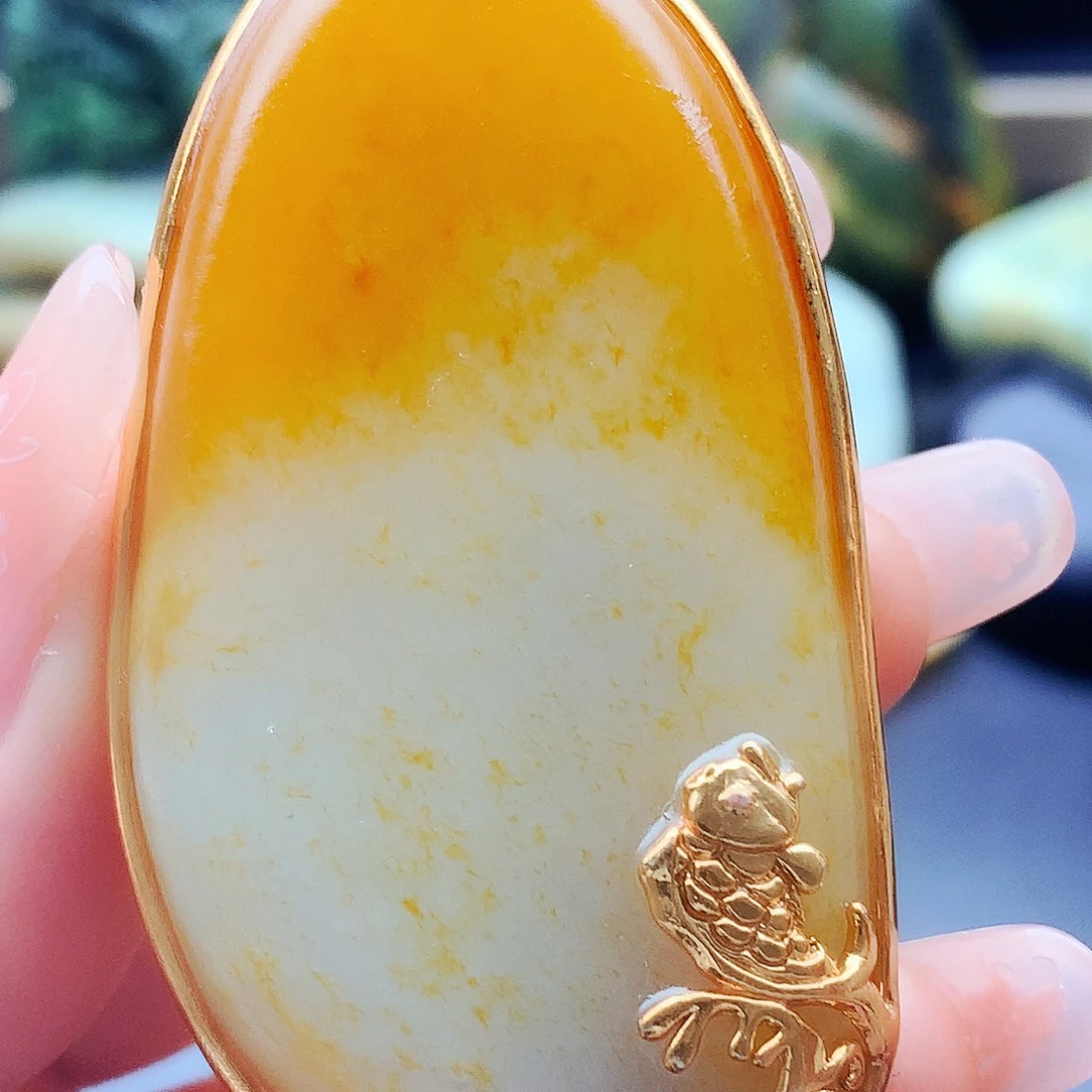 和田玉未镶嵌颈饰