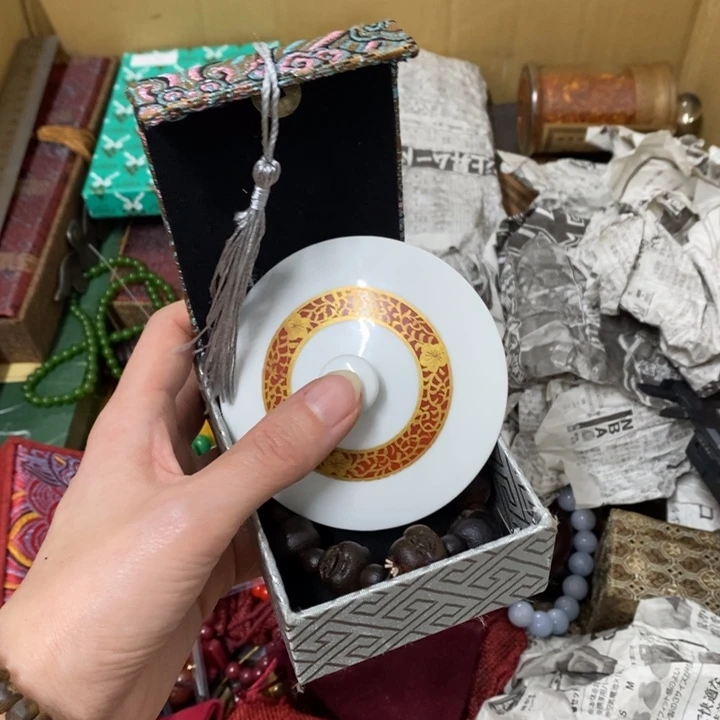 瓷片哈中古工艺品一件