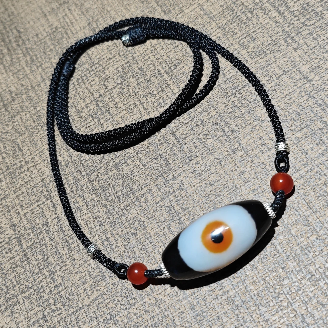 玛瑙材质一眼锁骨链