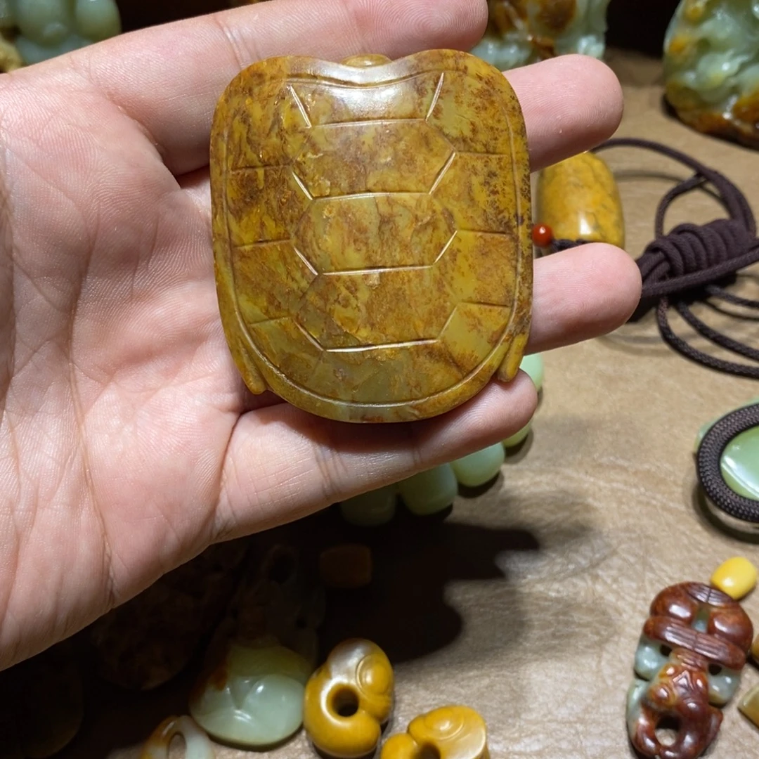 钱***友岫岩河磨玉（透闪石质玉）未镶嵌珠宝奇石