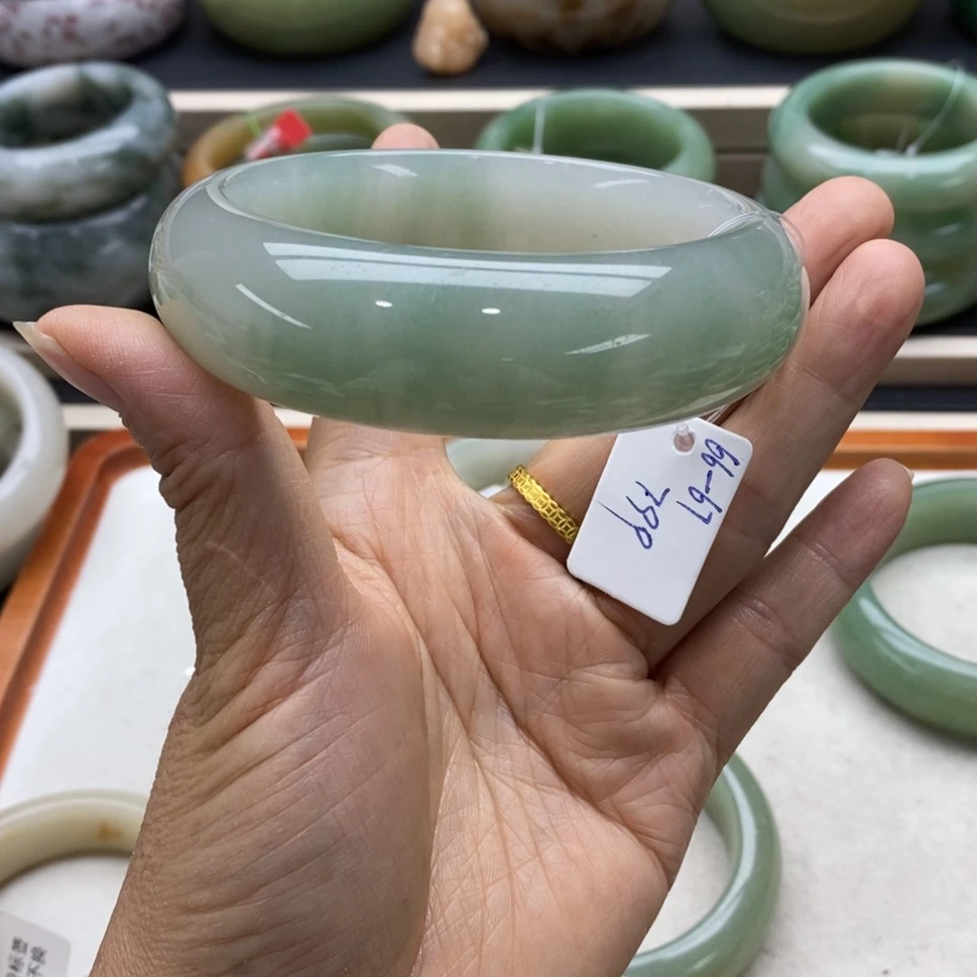 未镶嵌手镯石英质玉?****?