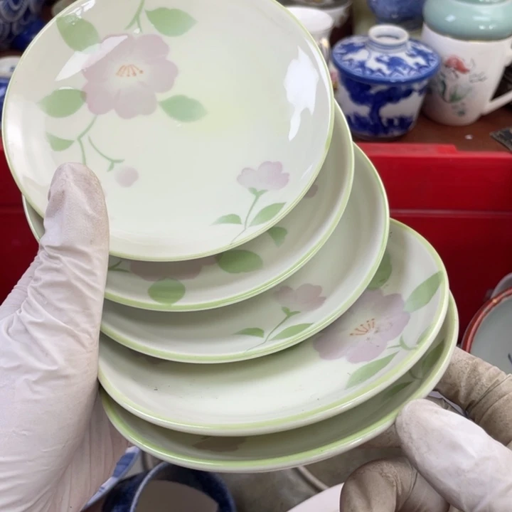 他家瓷器真美…开播了