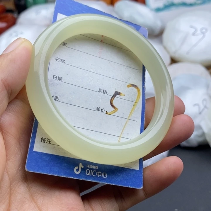 石英质玉未镶嵌手镯