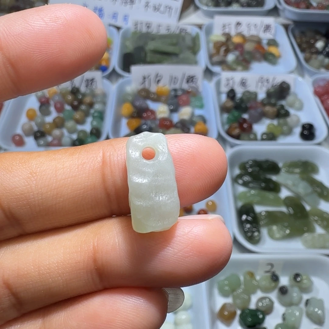 和田玉未镶嵌珠宝奇石